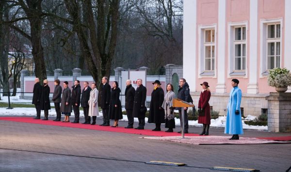 Президент Керсти Кальюлайд и новое правительство на церемонии принесения присяги, 26 января 2021