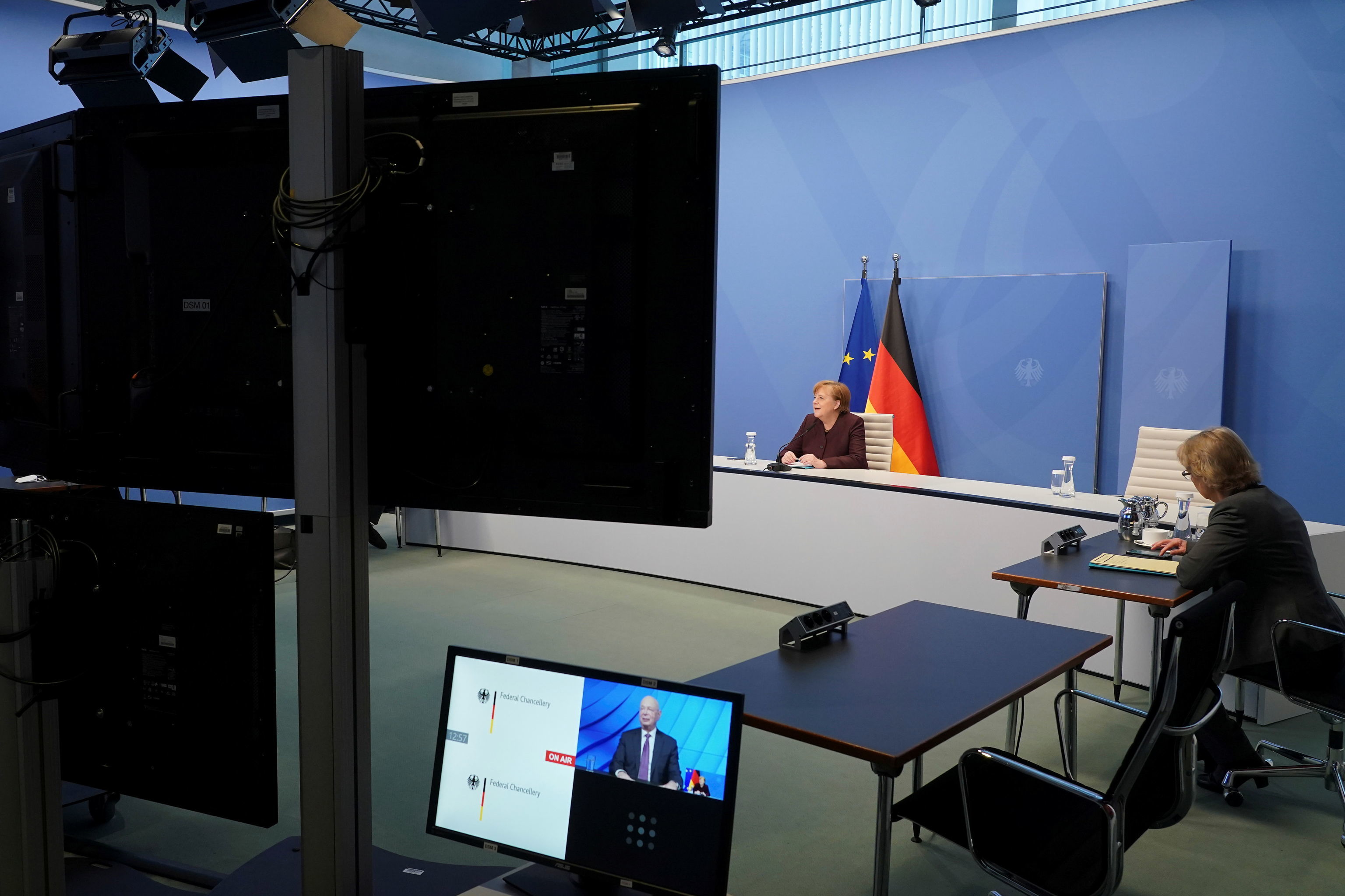 Канцлер Германии Ангела Меркель выступает по видеосвязи на сессии "Давосская повестка дня 2021" Всемирного экономического форума (ВЭФ),  26 января 2021 года