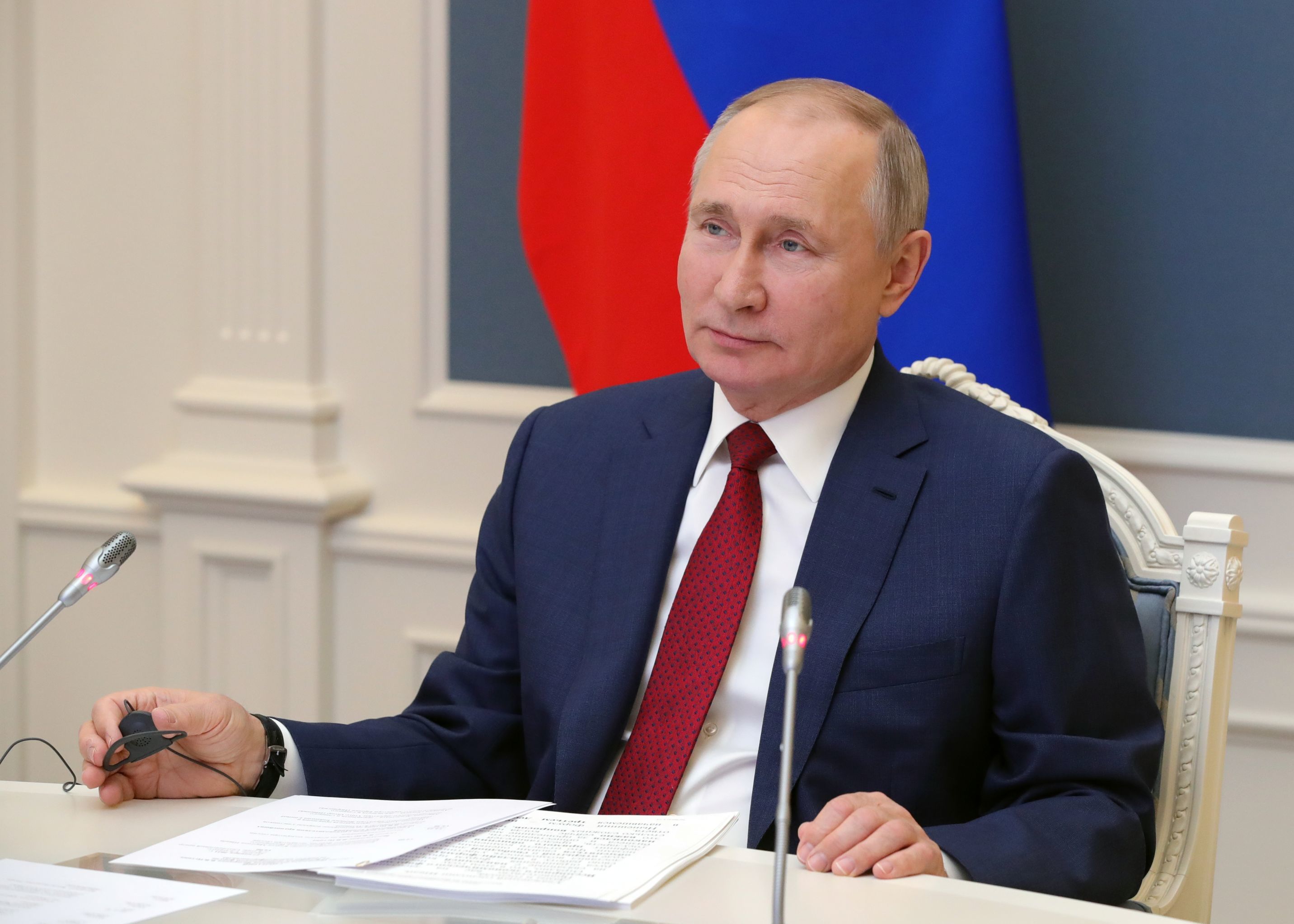 Президент РФ Владимир Путин выступает по видеосвязи на сессии "Давосская повестка дня 2021" Всемирного экономического форума (ВЭФ), 27 января 2021
