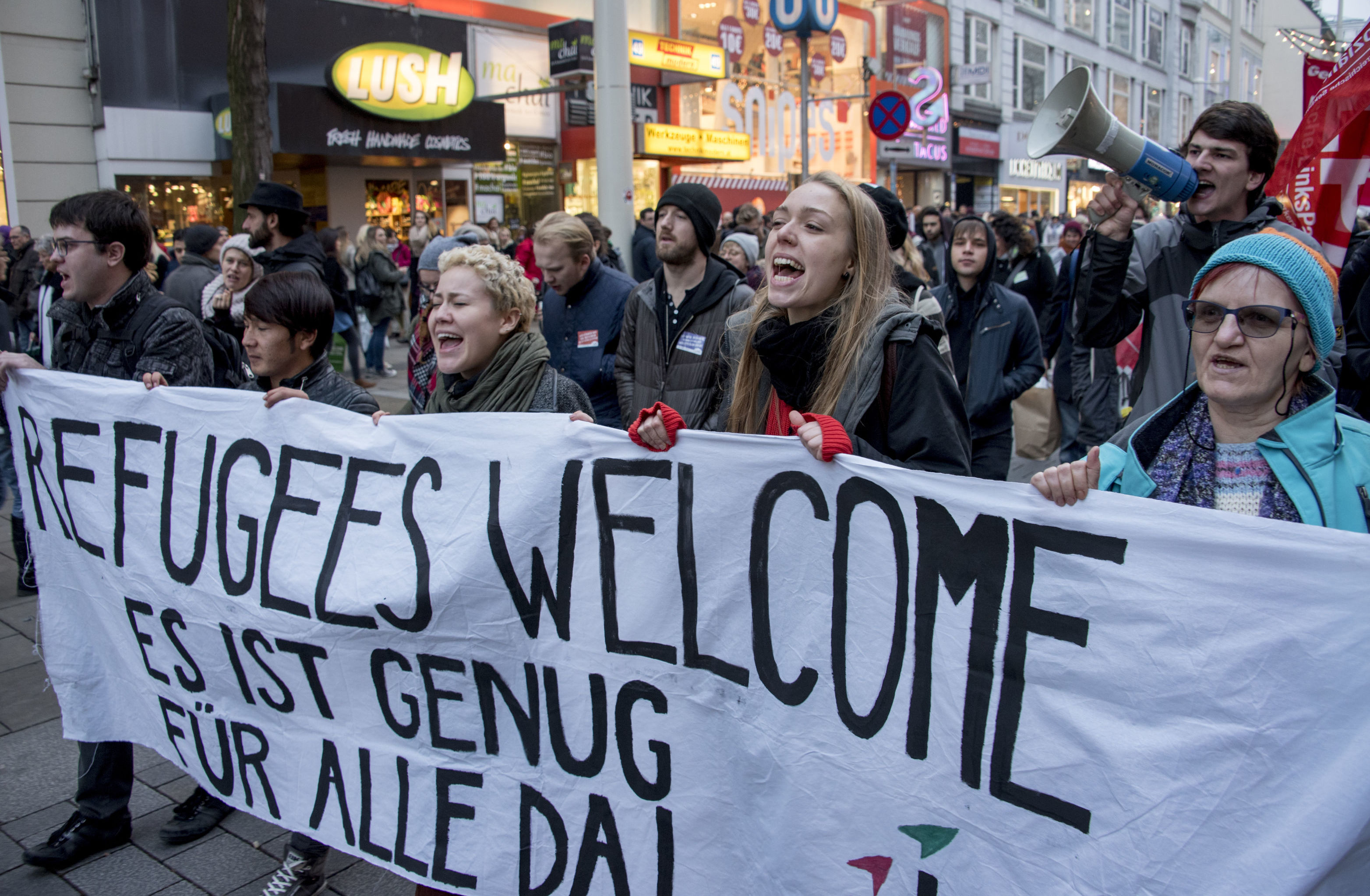 Акция протеста в защиту беженцев в Вене