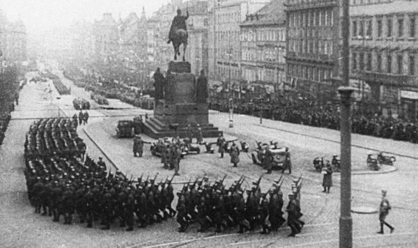 Гитлеровские войска на Вацлавской площади в Праге, 1939 год