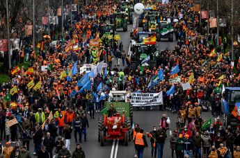 Акция протеста по привлечению внимания к проблемам сельскохозяйственного сектора, Мадрид, Испания 20 марта 2022 года