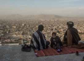 Местные жители во время отдыха в Кабуле.