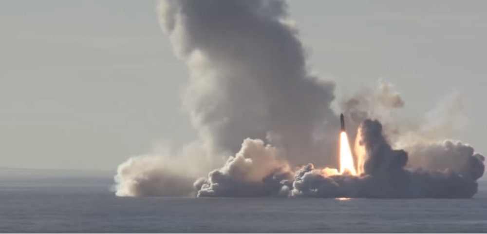 Пуск межконтинентальных баллистических ракет (МБР) «Булава»