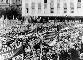 Митинг, посвященный одобрению вхождения Эстонской республики в состав СССР. Эстония, 1940 год