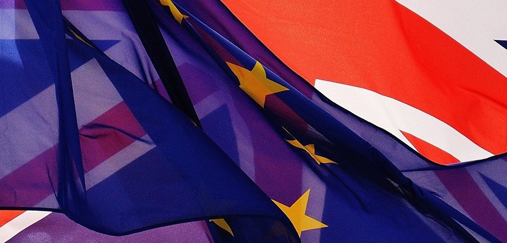 Флаги ЕС и Великобритании