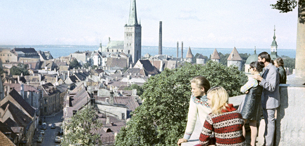 Вид на Нижний город в Таллине с Вышгорода (Верхнего города), 1972 год