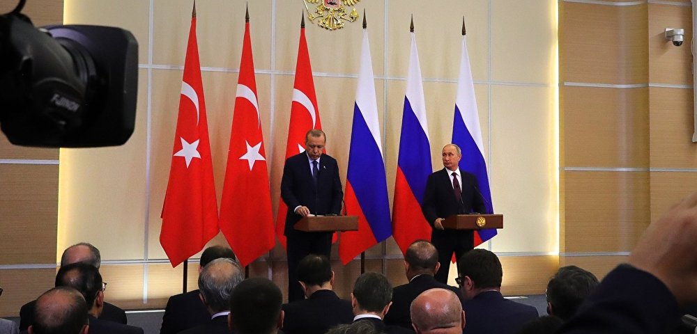 Президент РФ Владимир Путин и президент Турции Реджеп Тайип Эрдоган (слева) на пресс-конференции по итогам встречи в Сочи,17 сентября 2018