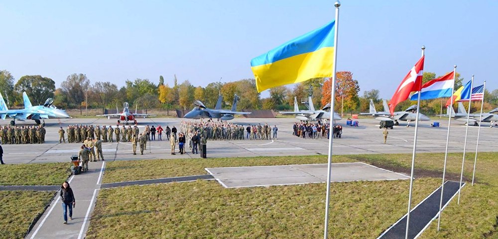 Многонациональные авиационные учения "Чистое небо – 2018" с участием военных из стран НАТО на Украине, 8 октября 2018 года