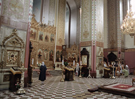Жители Таллина в Кафедральном соборе Святого Благоверного князя Александра Невского.