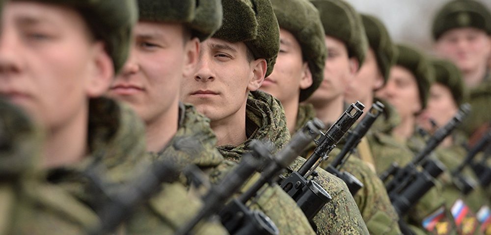 Солдаты российской армии в строю