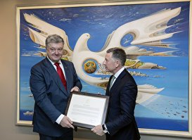 Президент Украины Петр Порошенко и спецпредставитель Государственного департамента США по вопросам Украины Курт Волкер