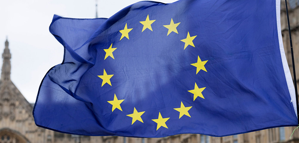 Флаг Европейского Союза (ЕС) на улице Лондона.