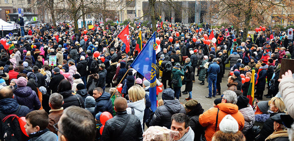 Митинг против закона о ювенальной юстиции на площади Независимости возле Сейма Литовской Республики, Вильнюс, 25 ноября 2018