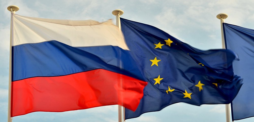 Флаги России и  ЕС