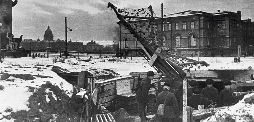 Зенитная батарея в Ленинграде в дни блокады