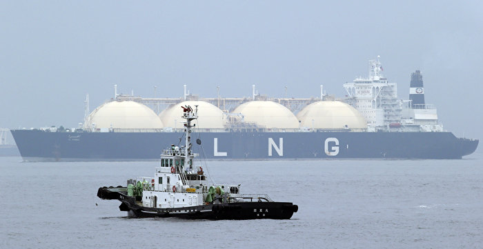 Танкер СПГ «Аль-Хамра» прибывает в порт в Иокогаме, Япония, 2014 год
