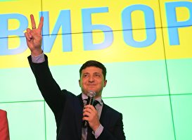 Кандидат в президенты Украины, актер Владимир Зеленский в своем избирательном штабе в Киеве, 31 марта 2019