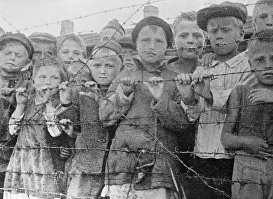 Дети в нацистском концентрационном лагере