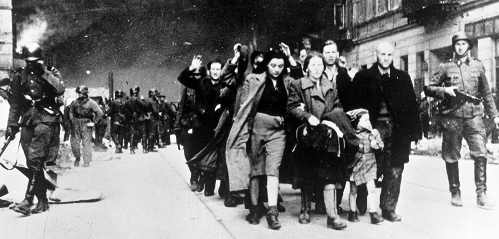 Жителей Варшавского гетто отправляют в лагерь смерти Треблинка, 1942 год