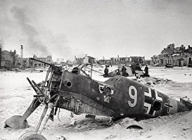 Разбитый немецкий самолёт, 1942 год