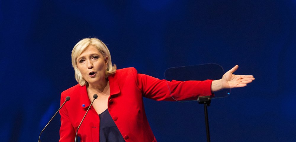 Лидер политической партии Франции "Национальный фронт" Марин Ле Пен 