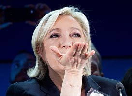 Лидер политической партии Франции "Национальный фронт" Марин Ле Пен 