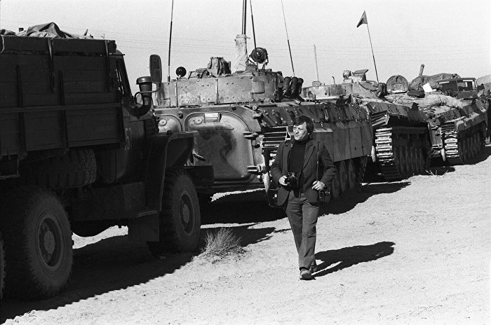 Начало вывода ограниченного военного контингента советских войск из Афганистана.