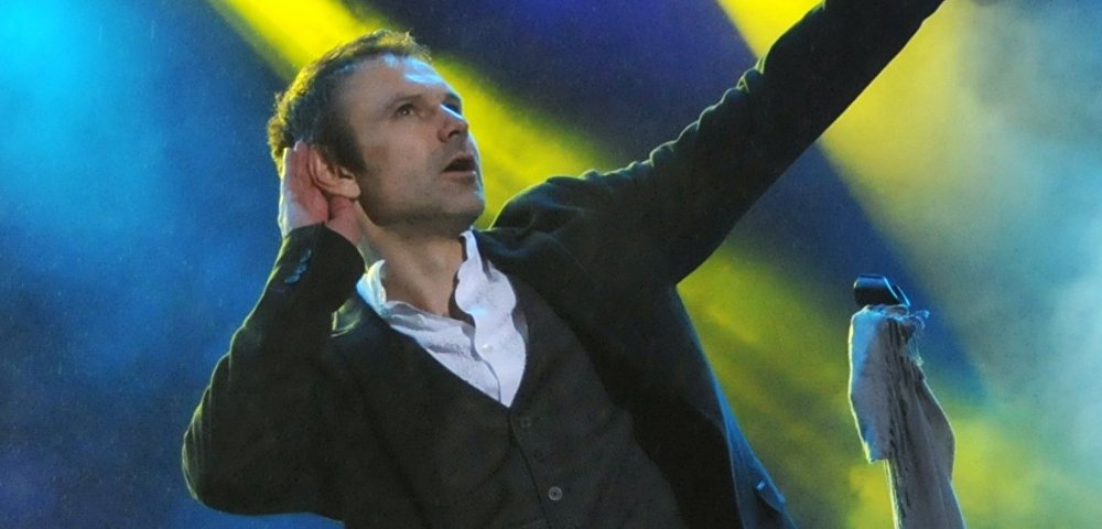 Солист группы "Океана Эльзы" Святослав Вакарчук выступает на концерте "20 лет вместе" на стадионе "Арена Львов".