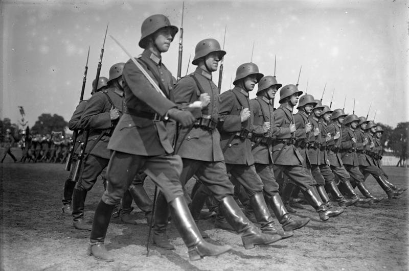 Солдаты Рейхсвера на параде