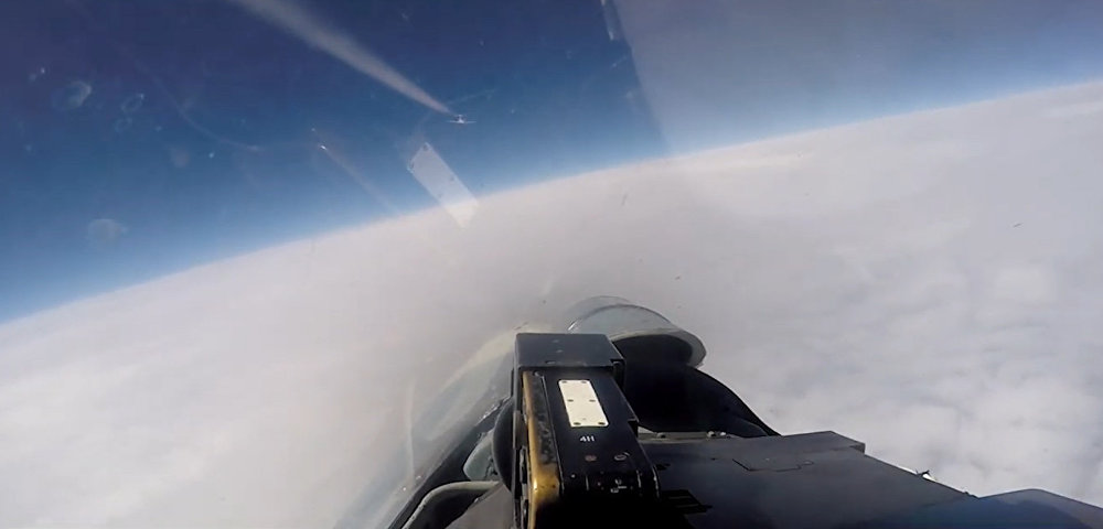 Видео перехвата Су-27 двух самолетов разведчиков над Балтикой