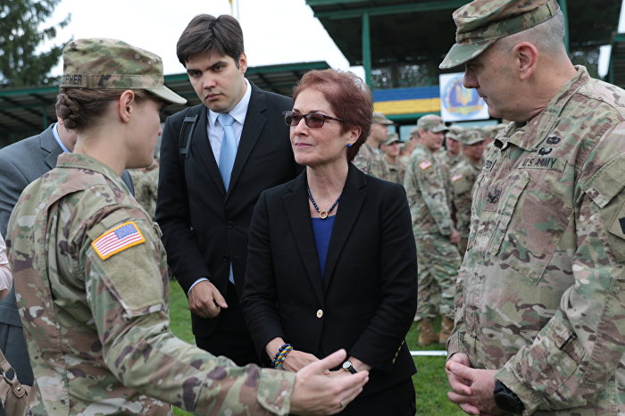 Бывший Чрезвычайный и полномочный посол США на Украине Мари Йованович