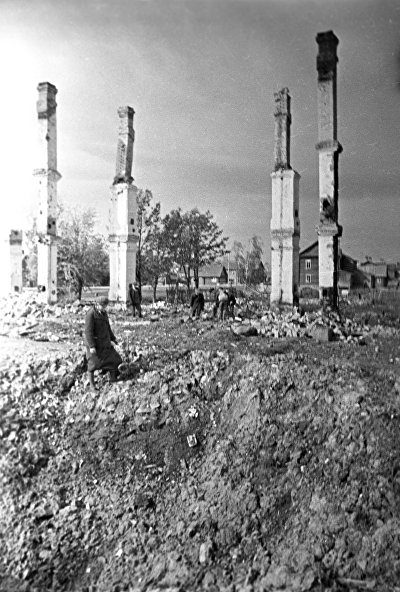 Новгород после бомбардировки немецкой армии, 1941 год