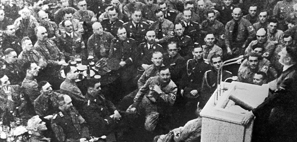 Выступление на офицерском собрание фюрера Адольфа Гитлера.
