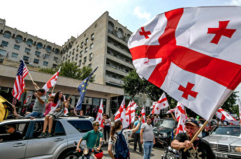 Участники митинга в Тбилиси, 24 июня 2019