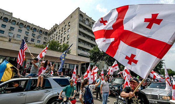 Участники митинга в Тбилиси, 24 июня 2019