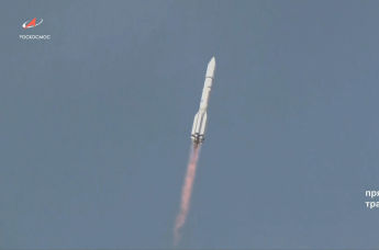 С космодрома Байконур стартовала ракета "Протон-М" с иностранными спутниками на борту