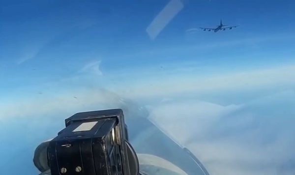 Немирные провокации США: американские самолеты отработали “бомбардировку” Крыма