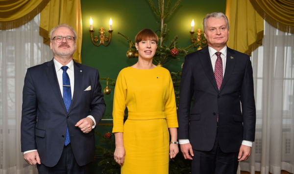 Президент Литвы Гитанас Науседа, президент Латвии Эгилс Левитс и президент Эстонии Керсти Кальюлайд на встрече в Риге, 17 декабря 2019