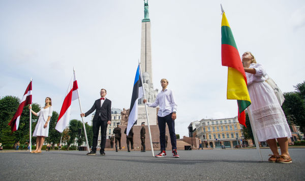Акция памяти "Балтийского пути" и в поддержку народа Белоруссии в Риге, 23 августа 2020