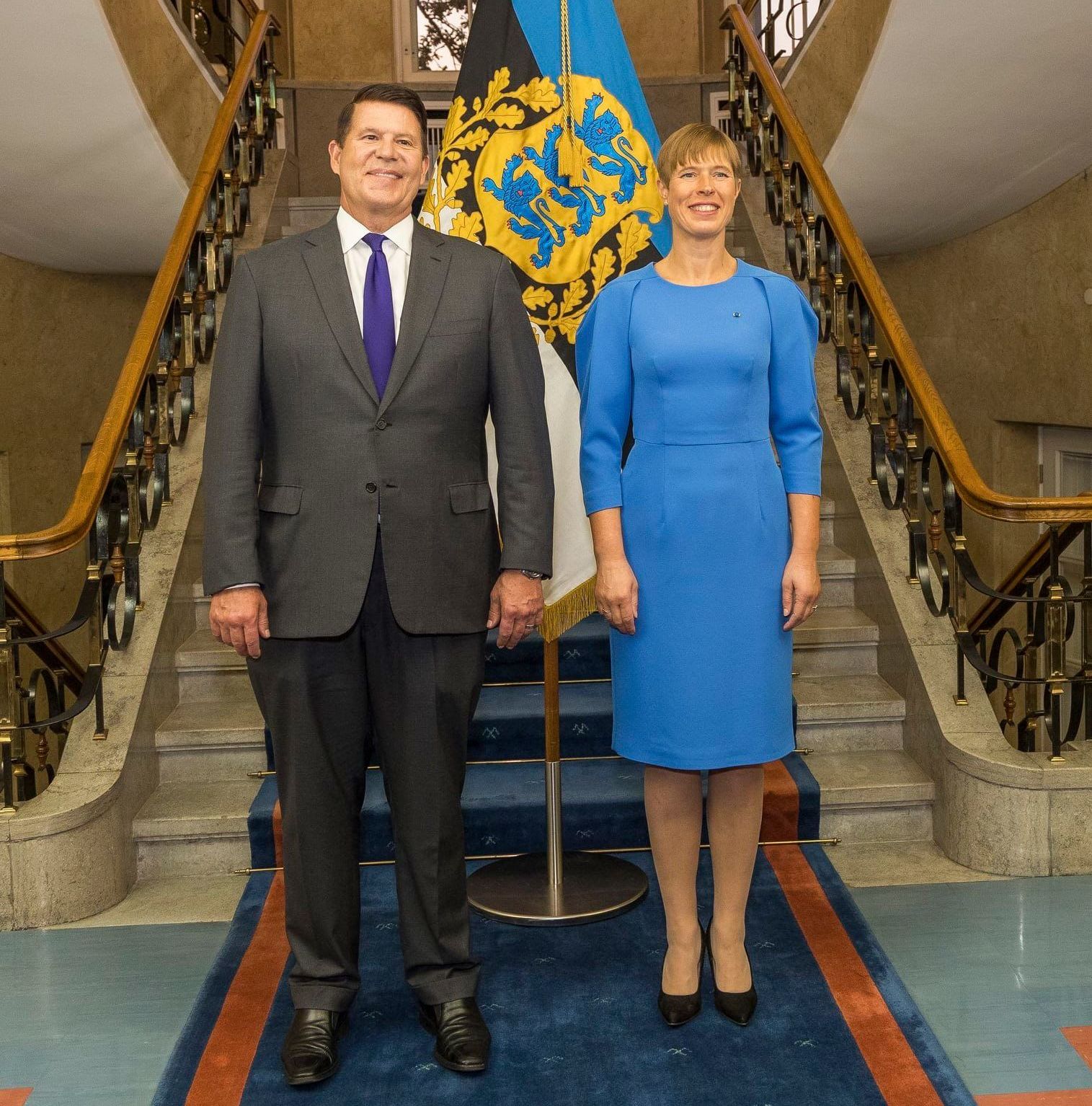 президент эстонии с сыном