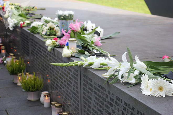 Памятная церемония у мемориала погибшим на пароме "Эстония"