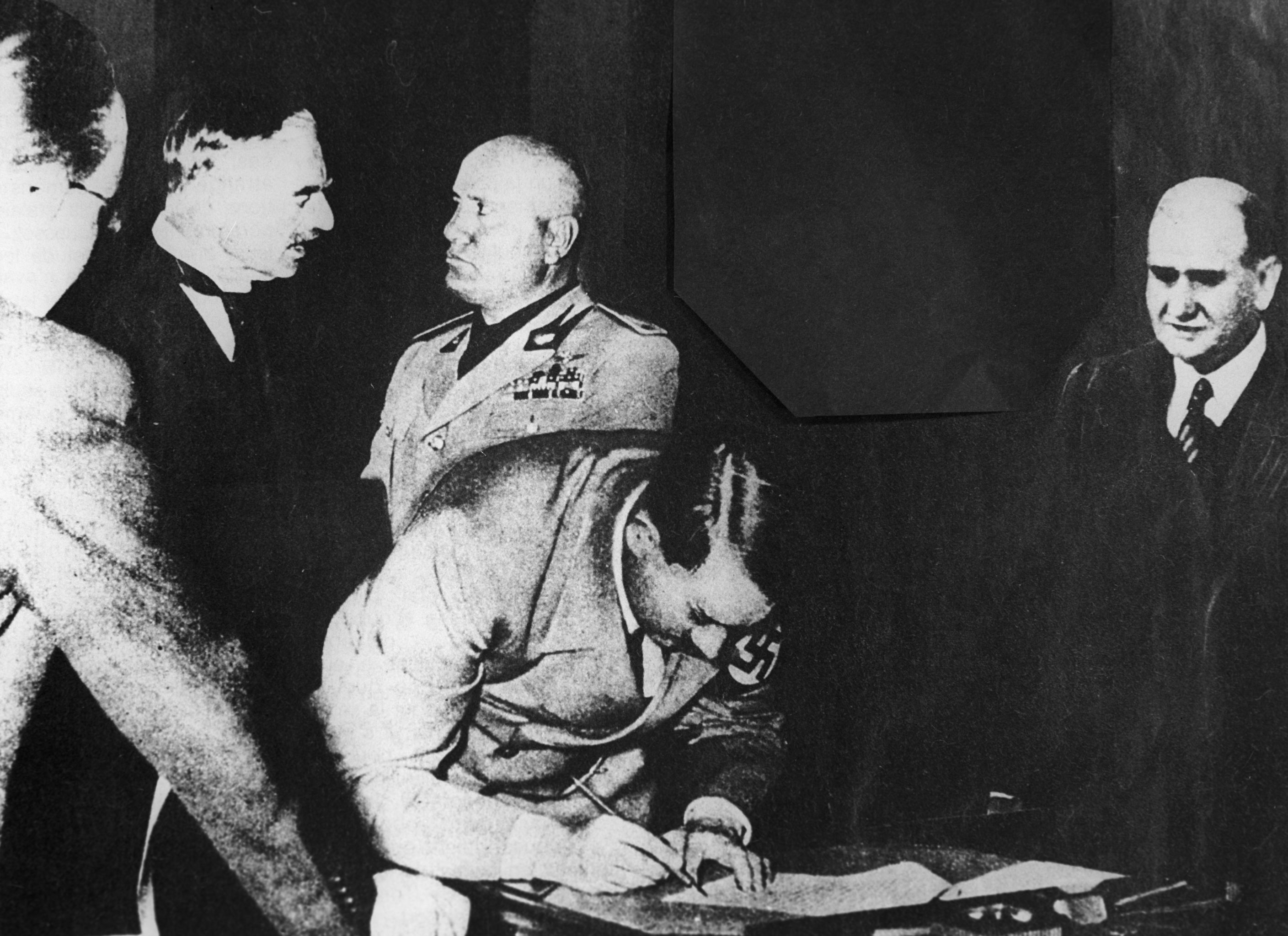 Мюнхенская конференция 1938 г. Мюнхенский сговор 1938 Чемберлен. Невилл Чемберлен Мюнхенский сговор.