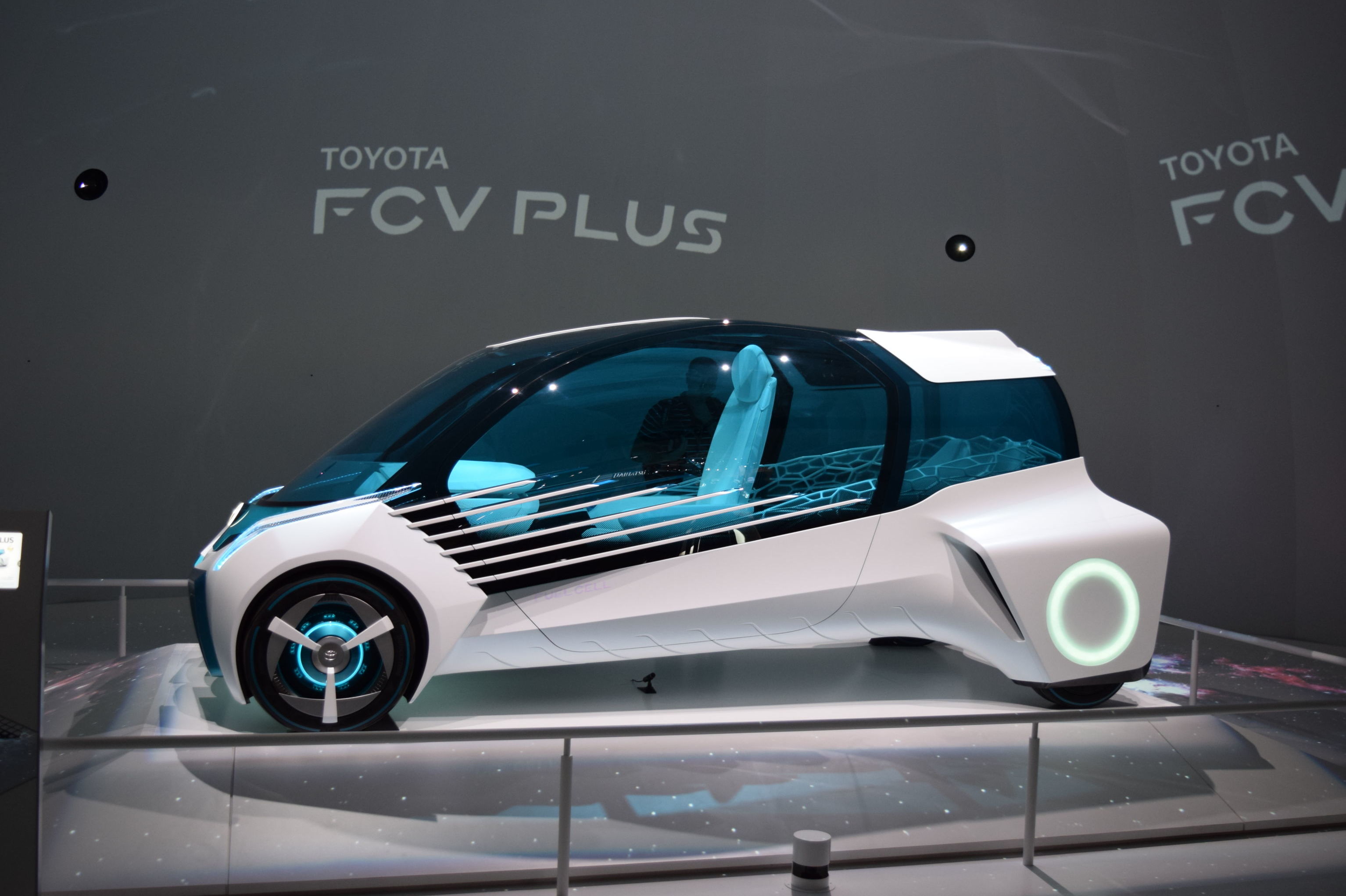 Toyota FCV Plus Concept